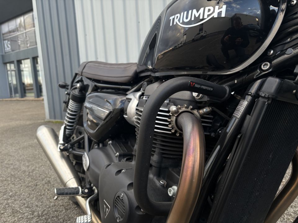 TRIUMPH STREET TWIN  900 4