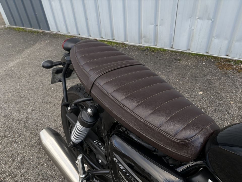 TRIUMPH STREET TWIN  900 4