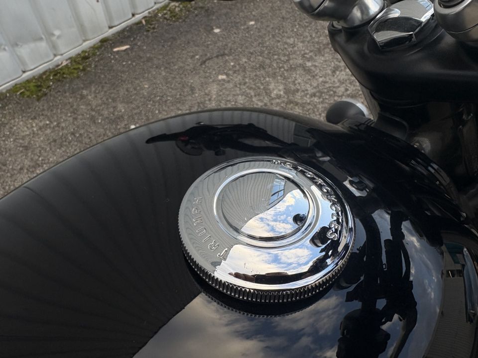 TRIUMPH STREET TWIN  900 4