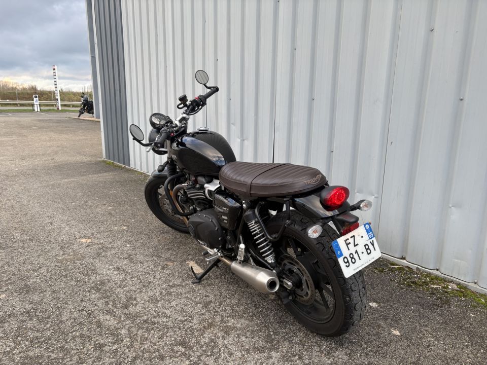 TRIUMPH STREET TWIN  900 4