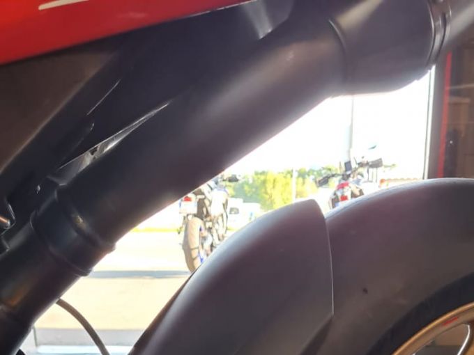 YAMAHA YZF 1000 R1 4