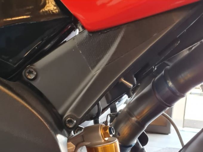 YAMAHA YZF 1000 R1 4