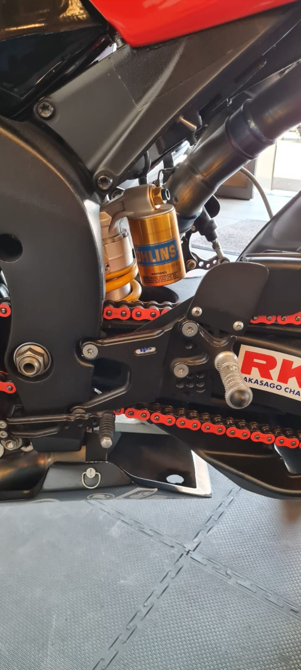 YAMAHA YZF 1000 R1 4