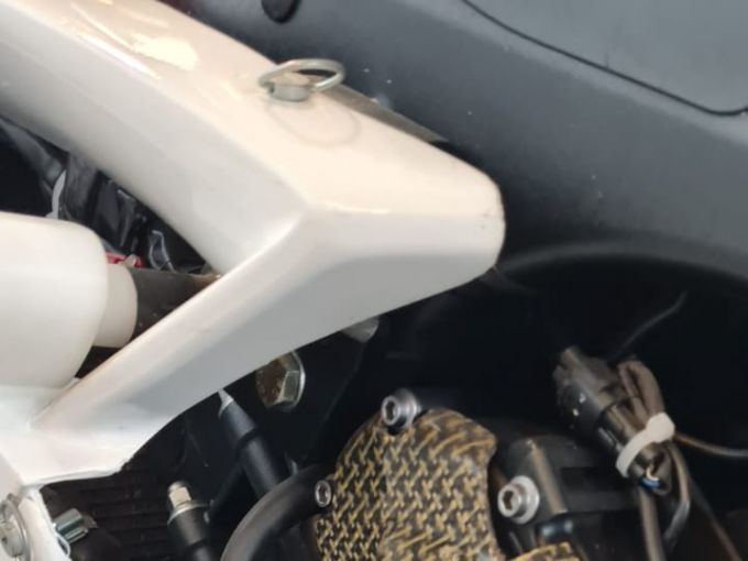 YAMAHA YZF 1000 R1 4