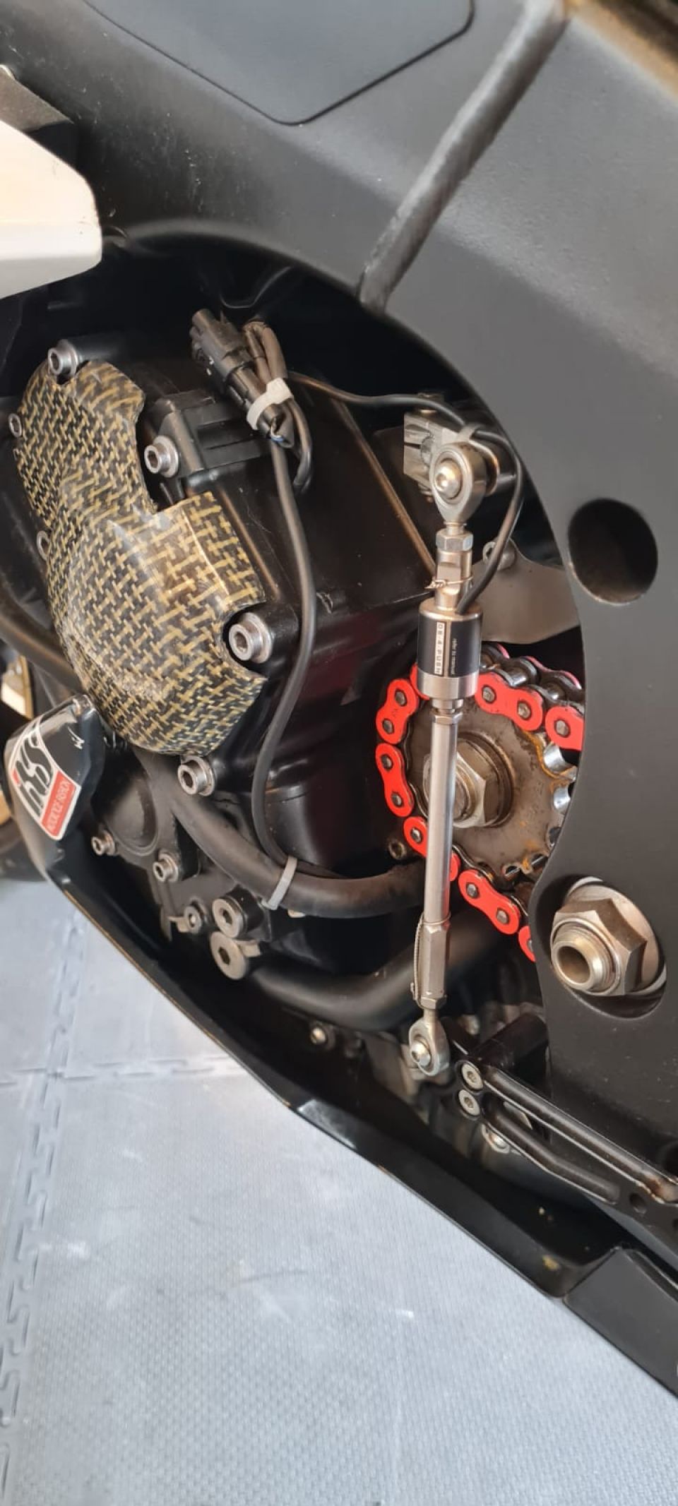 YAMAHA YZF 1000 R1 4