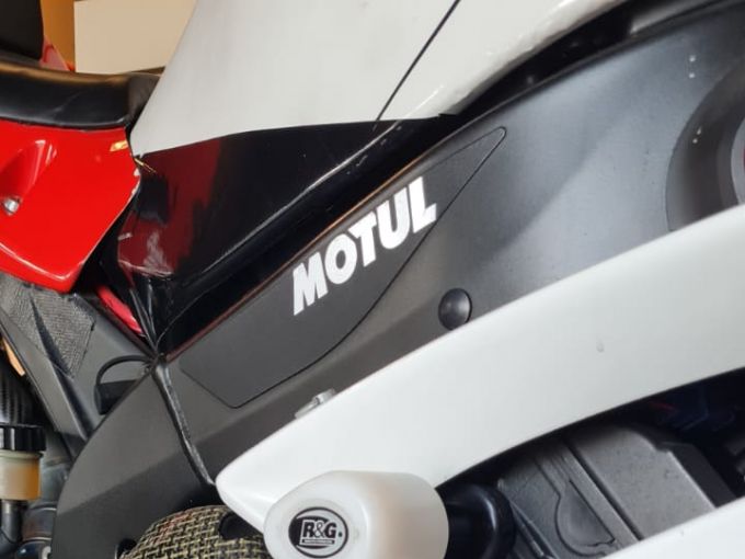 YAMAHA YZF 1000 R1 4