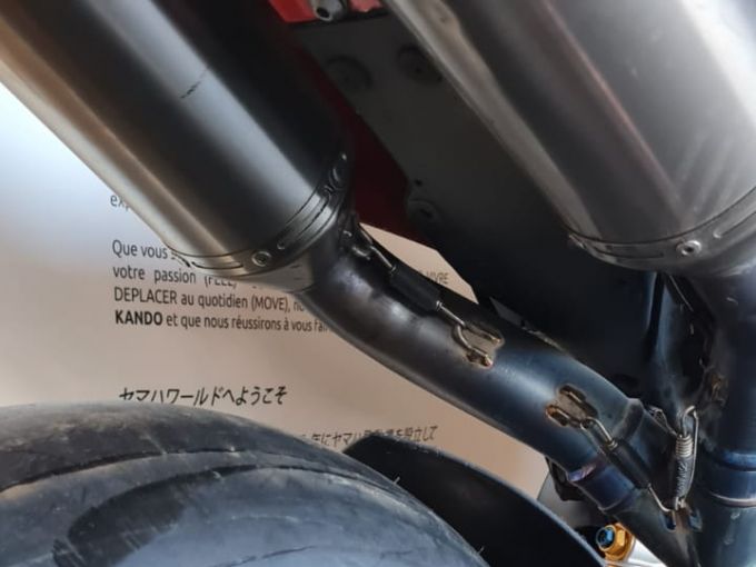 YAMAHA YZF 1000 R1 4
