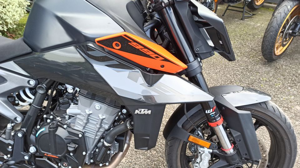 KTM 990 DUKE 4