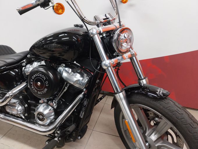 HARLEY-DAVIDSON SOFTAIL FXST 4