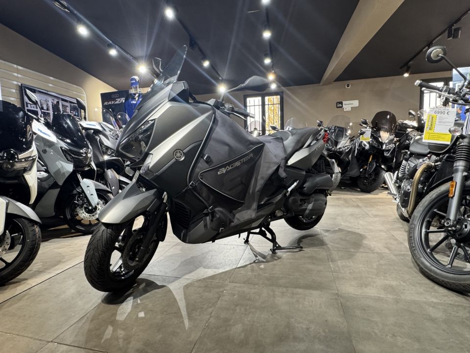 YAMAHA X-MAX 125 4