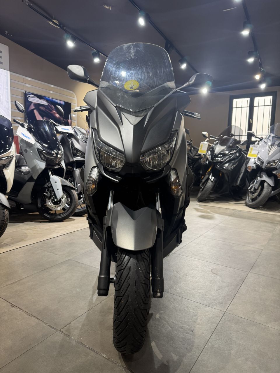YAMAHA X-MAX 125 4
