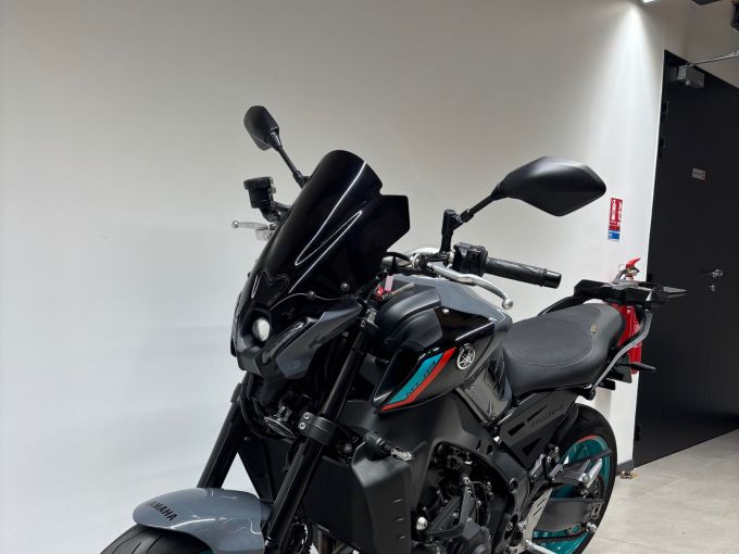 YAMAHA MT-09 4