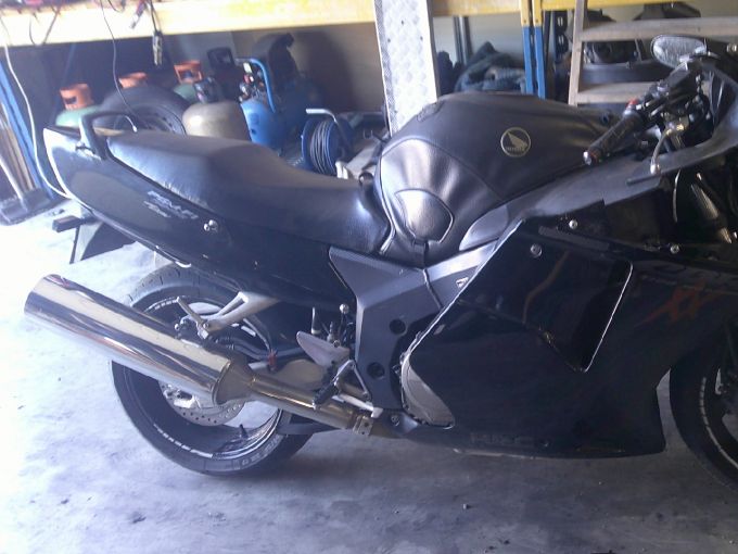 HONDA CBR 1100 XX 4