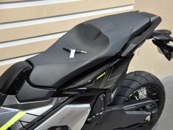 HONDA X-ADV 4