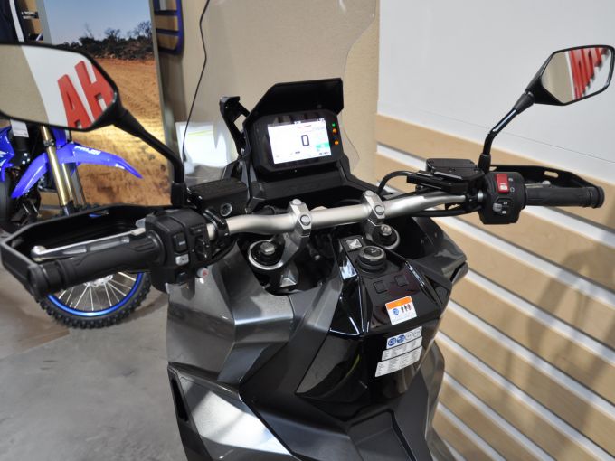 HONDA X-ADV 4