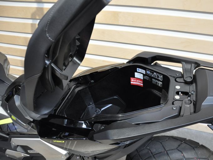 HONDA X-ADV 4