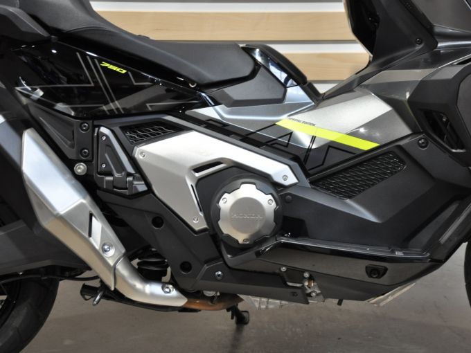 HONDA X-ADV 4