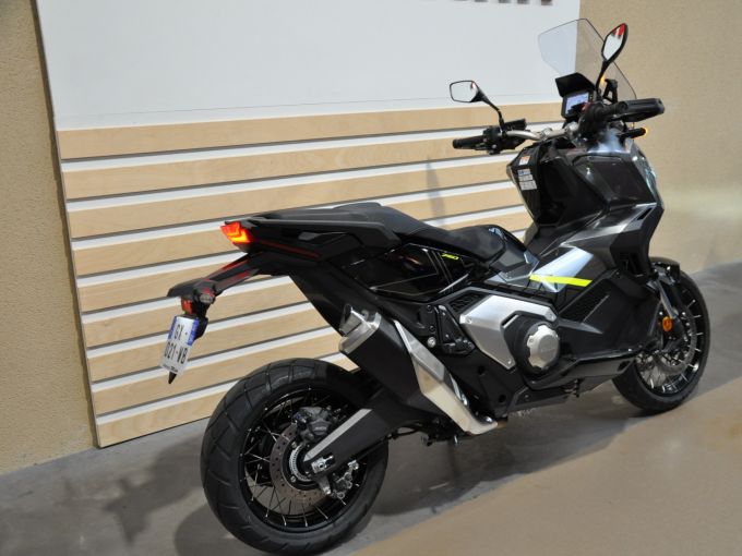 HONDA X-ADV 4