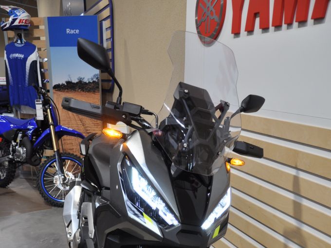 HONDA X-ADV 4