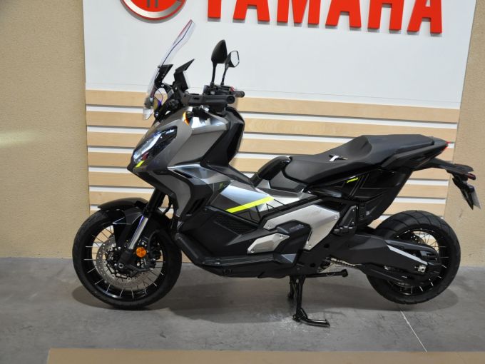 HONDA X-ADV 4