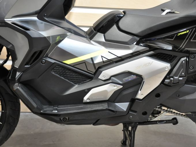 HONDA X-ADV 4