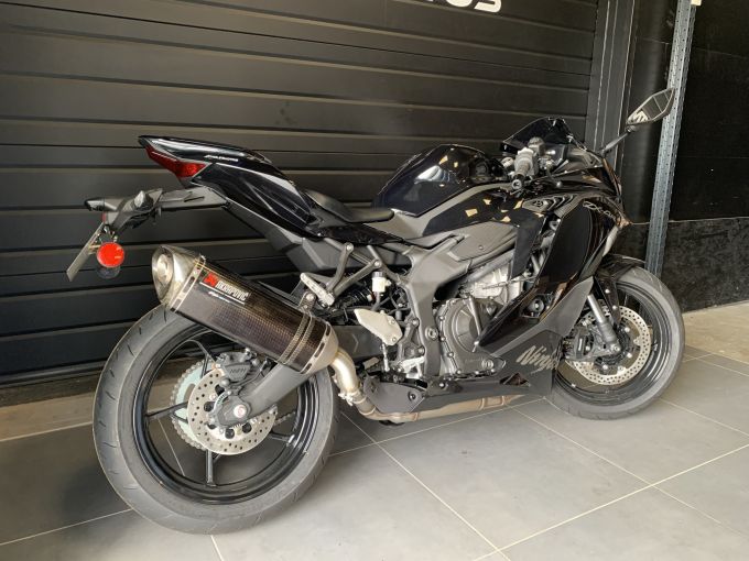 KAWASAKI ZX-4R 4