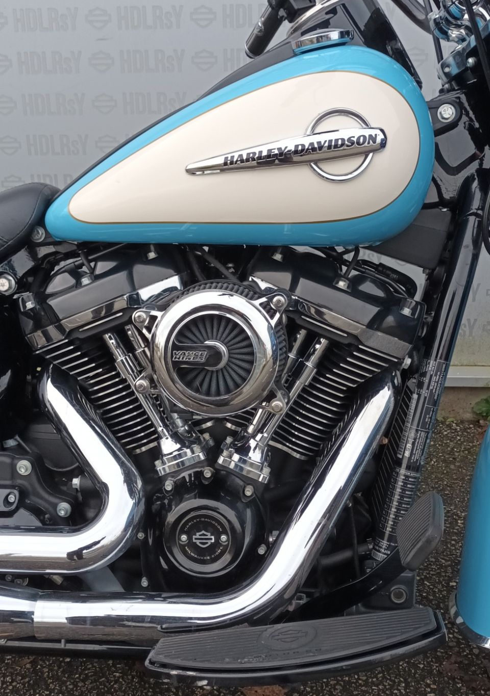 HARLEY-DAVIDSON SOFTAIL HERITAGE 1745 CLASSIC 4