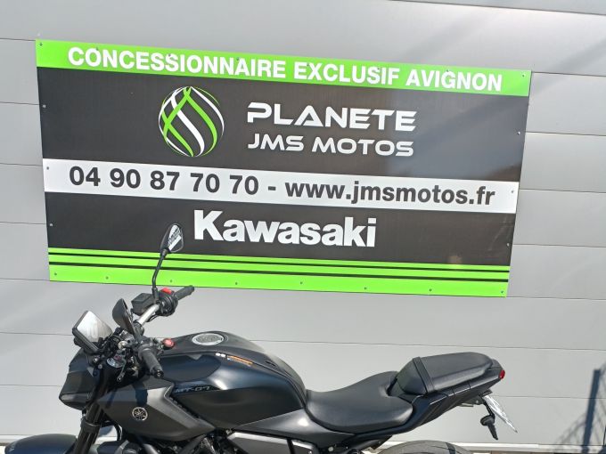 YAMAHA MT-07 4