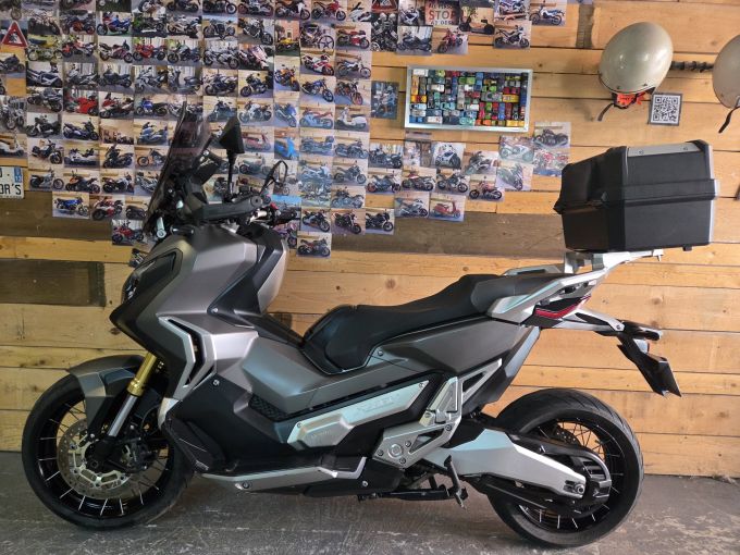 HONDA X-ADV 4