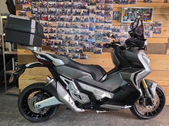 HONDA X-ADV 4