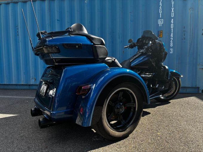 HARLEY-DAVIDSON TRIKE TRI GLIDE 1745 ULTRA 4
