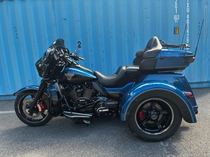 HARLEY-DAVIDSON TRIKE TRI GLIDE 1745 ULTRA 4