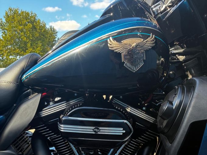 HARLEY-DAVIDSON TRIKE TRI GLIDE 1745 ULTRA 4