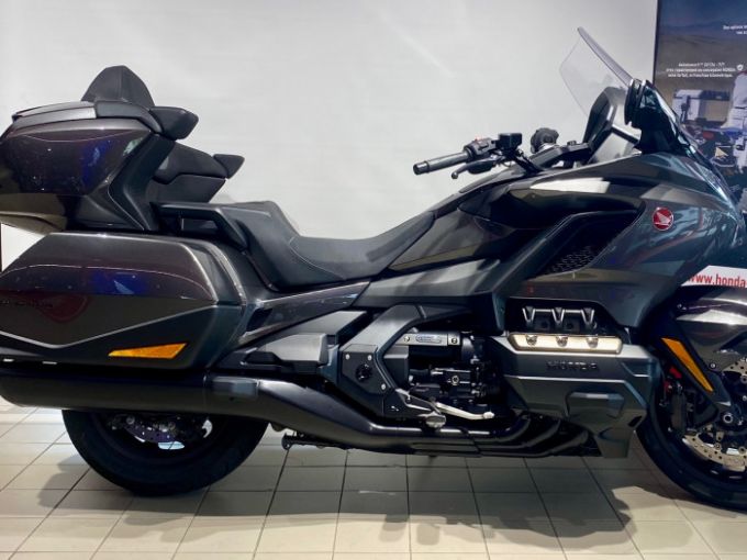 HONDA GoldWing Touring DCT Airbag 4