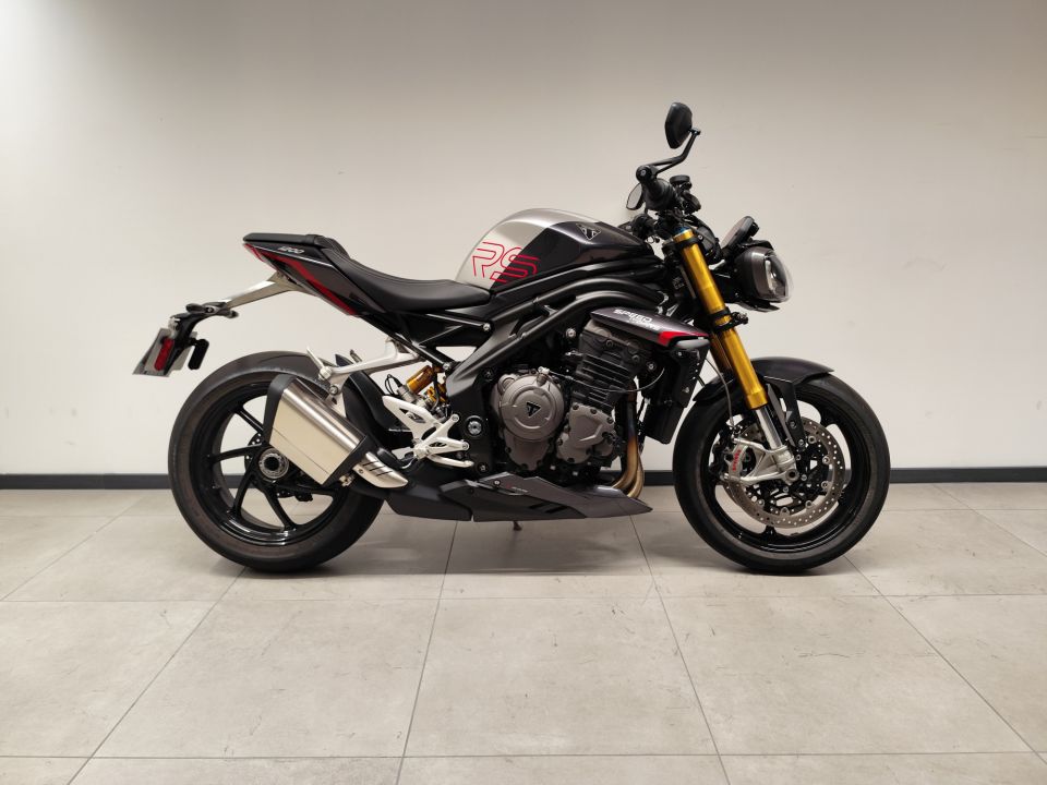 TRIUMPH SPEED TRIPLE 1200 RS 4