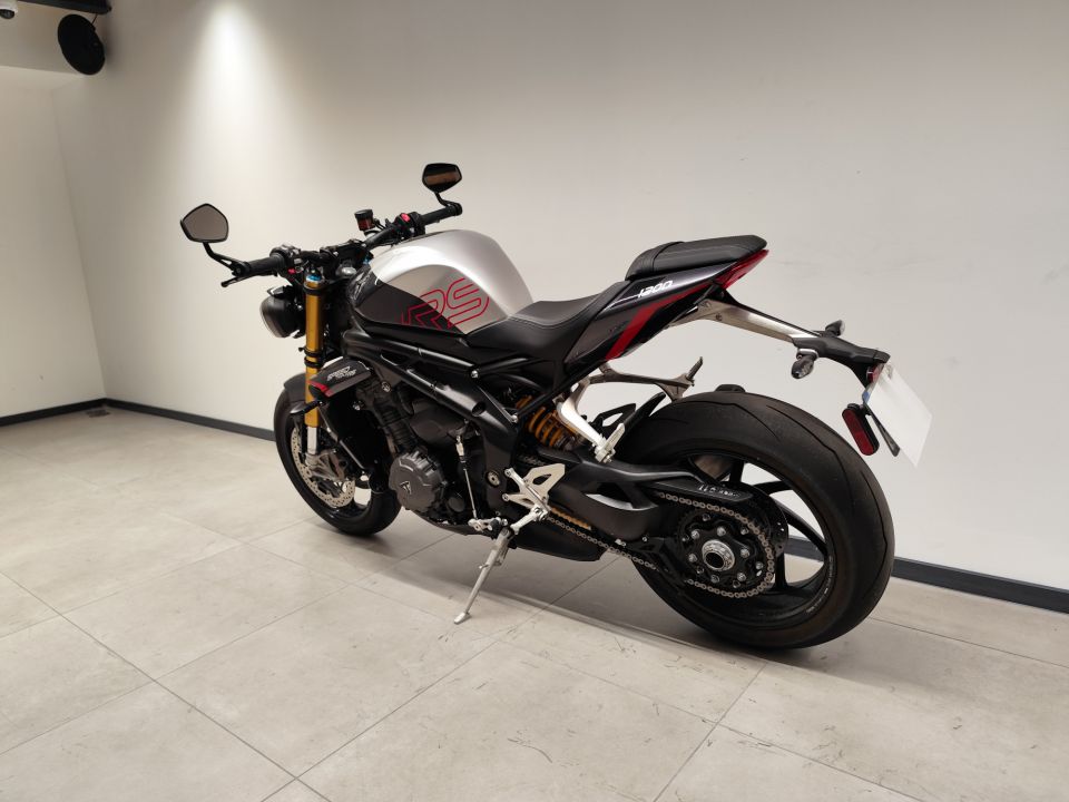 TRIUMPH SPEED TRIPLE 1200 RS 4