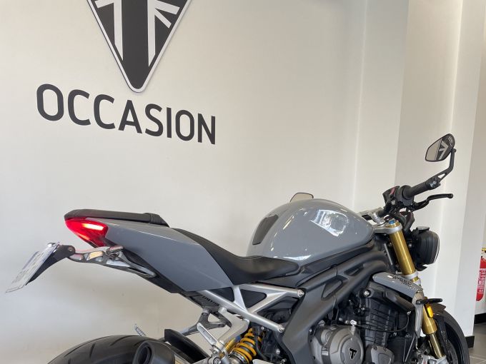 TRIUMPH SPEED TRIPLE 1200 RS 4