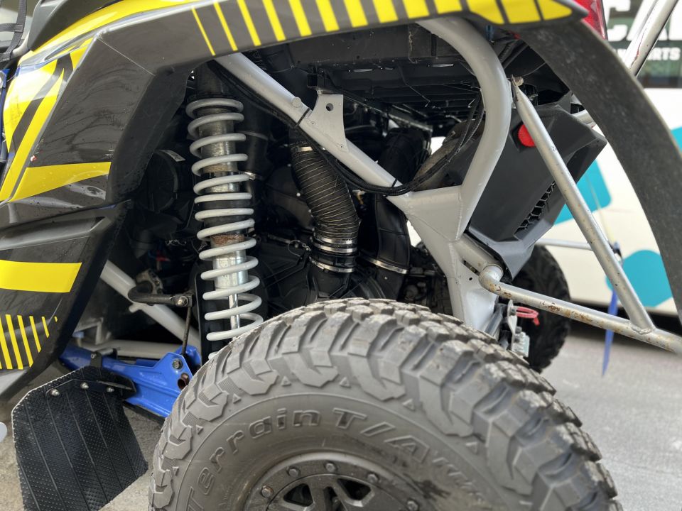 CAN-AM MAVERICK X3 4