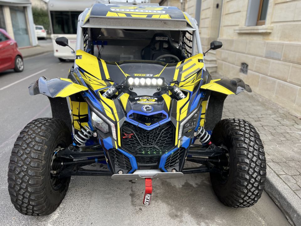 CAN-AM MAVERICK X3 4