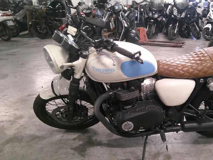 TRIUMPH Bonneville T100 4
