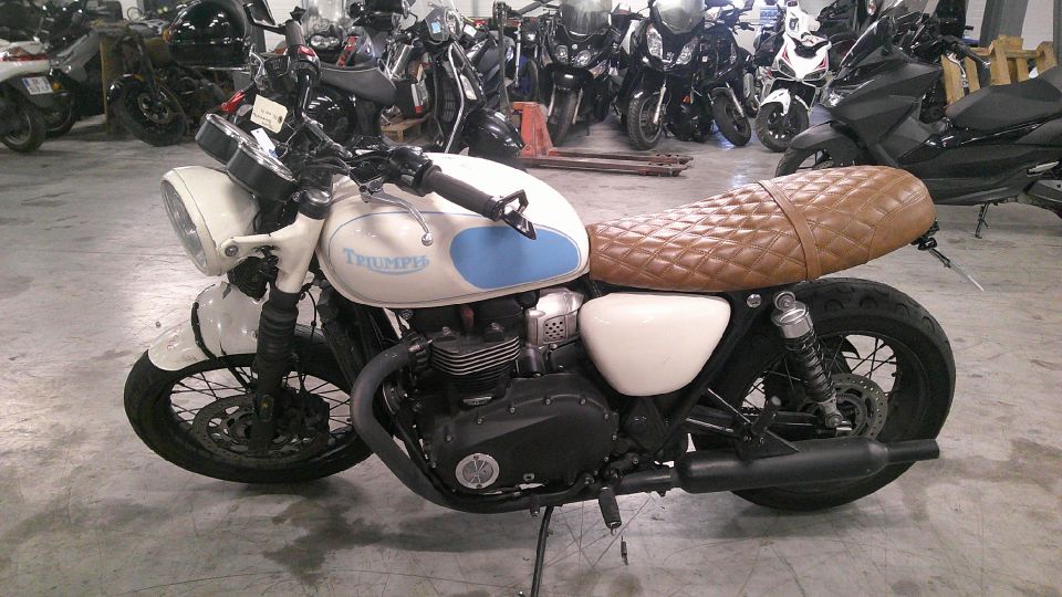 TRIUMPH Bonneville T100 4