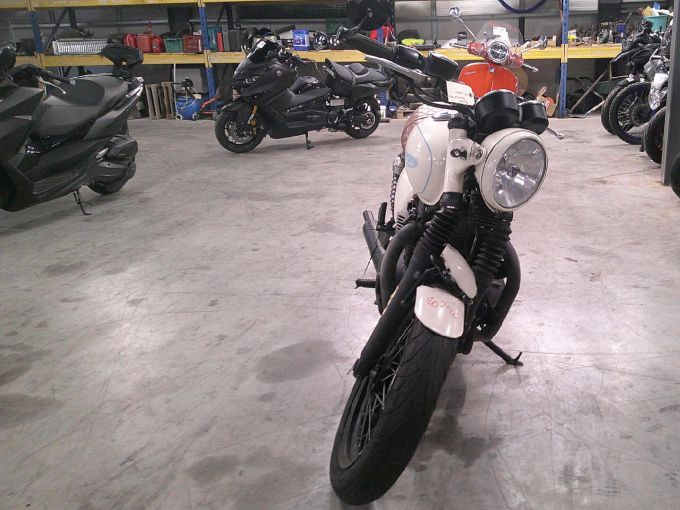 TRIUMPH Bonneville T100 4