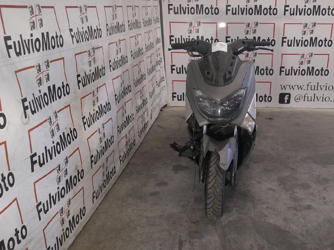 YAMAHA NMAX 125 4