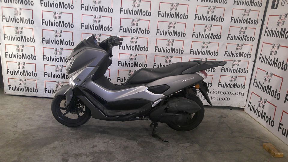 YAMAHA NMAX 125 4