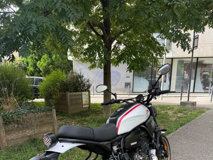 YAMAHA XSR 700 XTRIBUTE 4