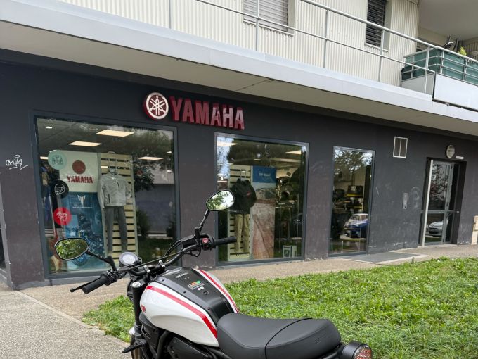 YAMAHA XSR 700 XTRIBUTE 4