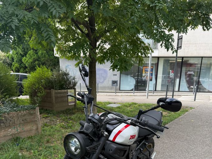YAMAHA XSR 700 XTRIBUTE 4