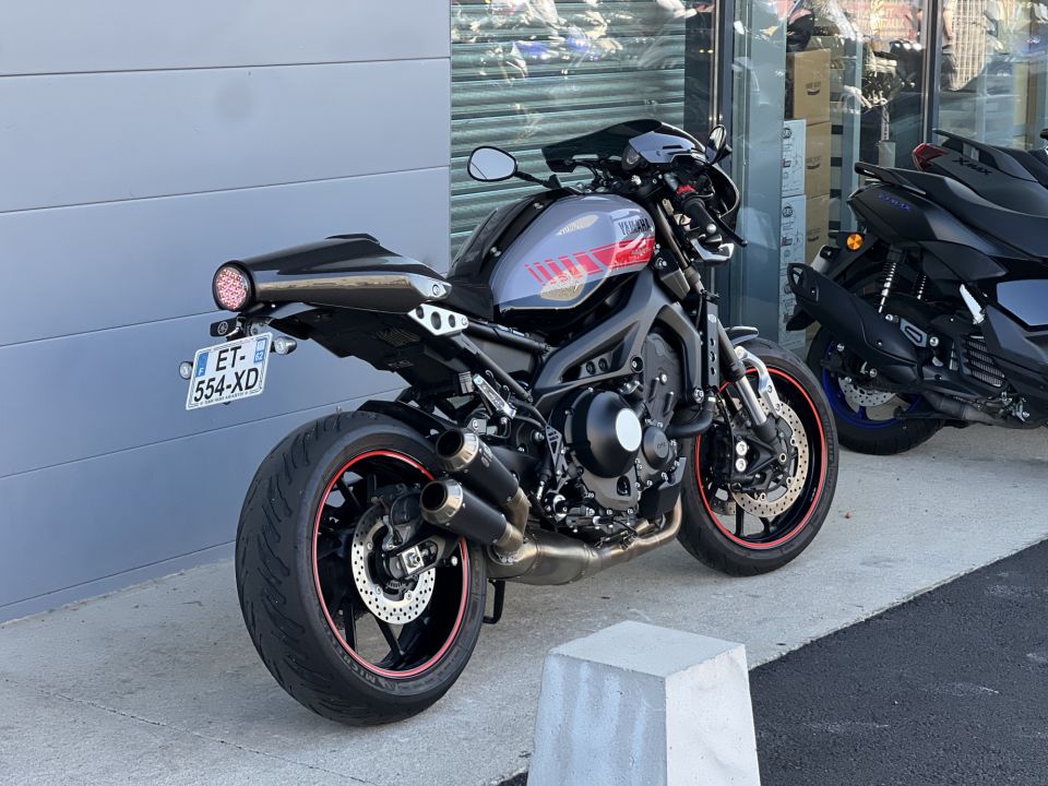 YAMAHA XSR 900 ABARTH 4