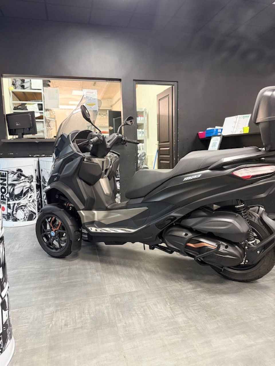 PIAGGIO MP3 530 HPE EXCLUSIVE 4