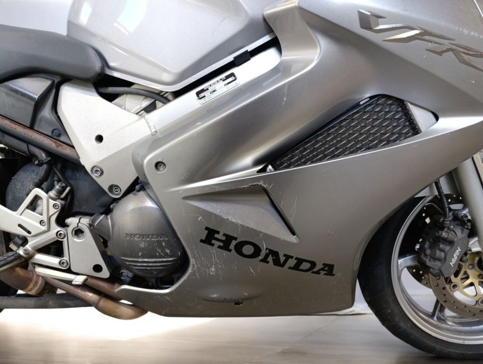 HONDA VFR 800 VTEC 4